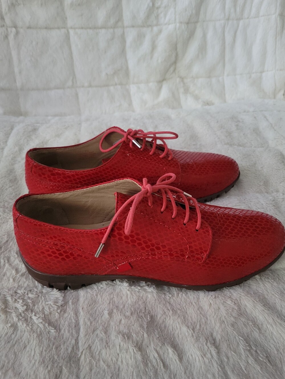 Marc Joseph  New York Women’s Red Lace-Up Athletic Oxfords with Textured Upper